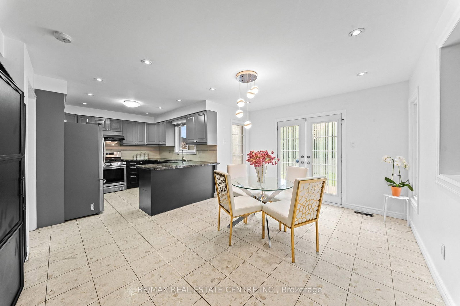 2 Hollyburn Court • Vaughan, ON photo 16