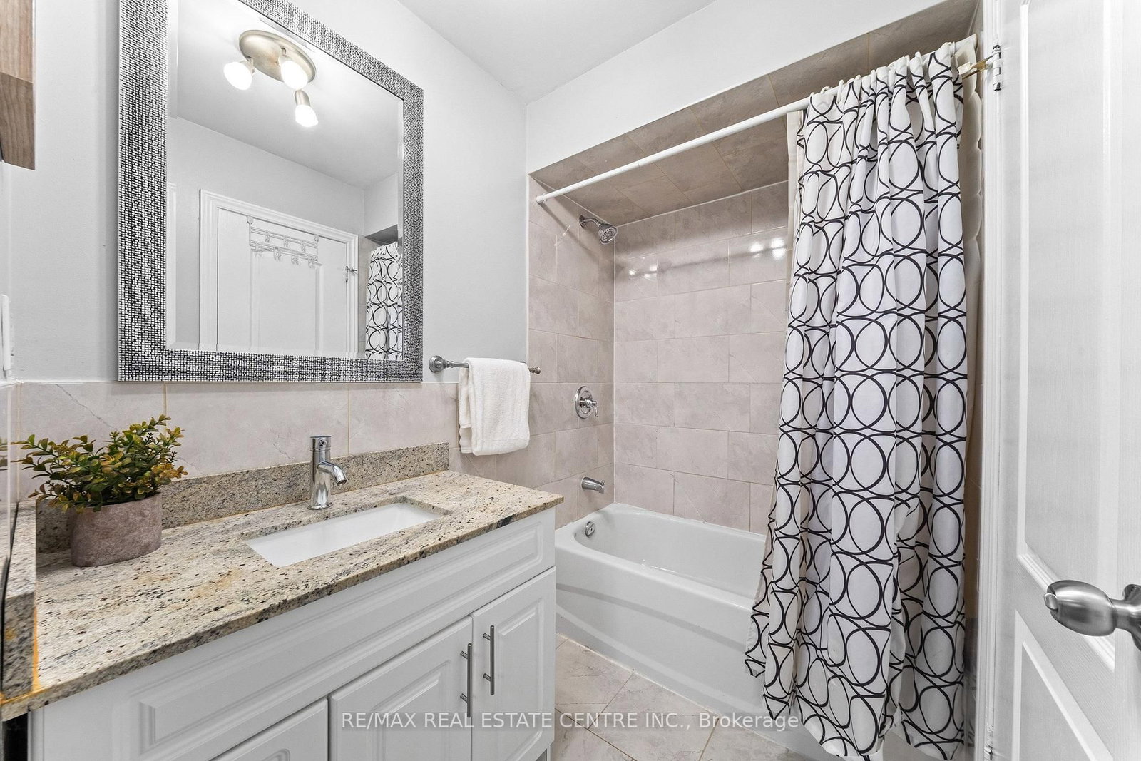 2 Hollyburn Court • Vaughan, ON photo 25