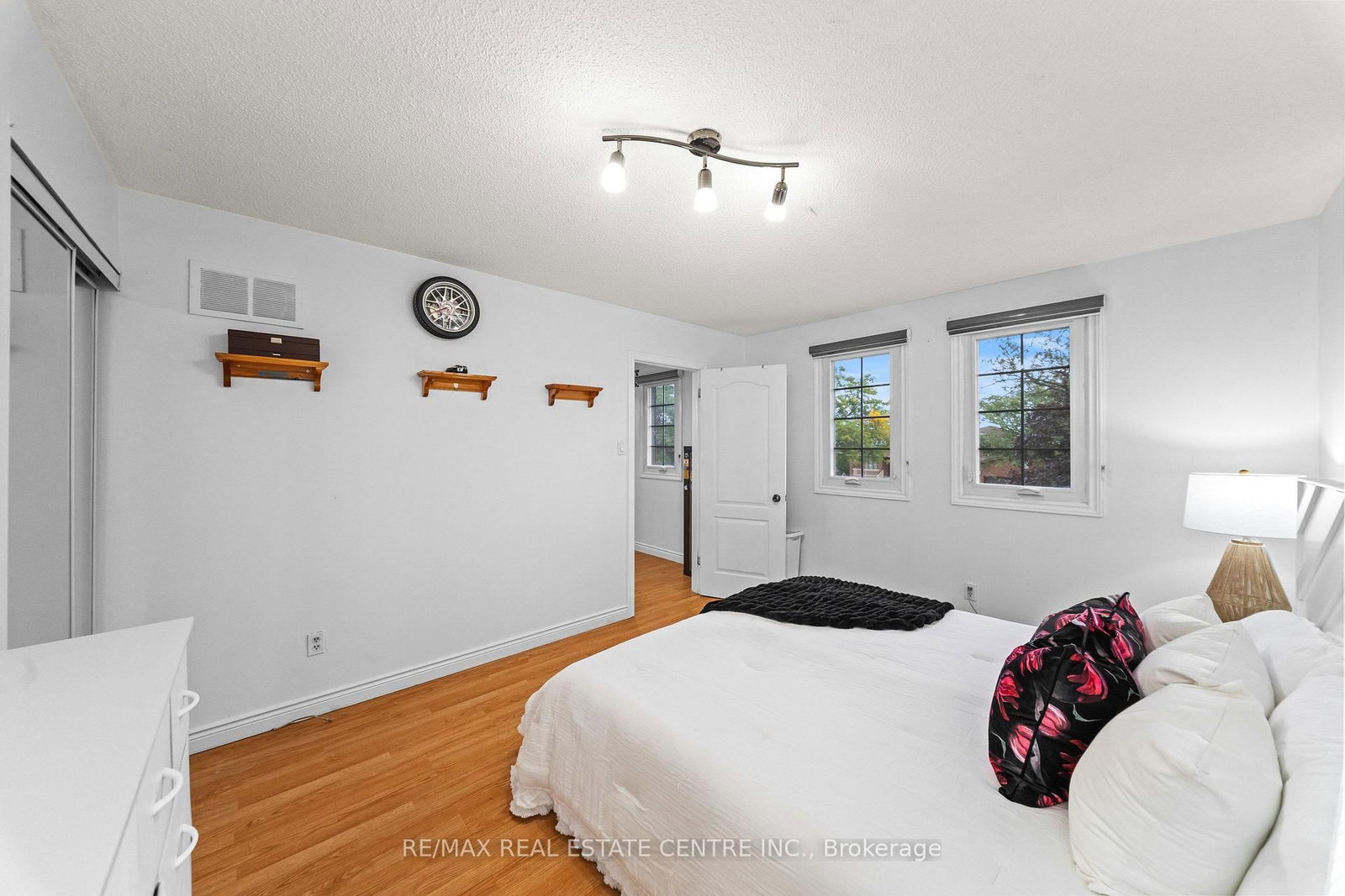2 Hollyburn Court • Vaughan, ON photo 28