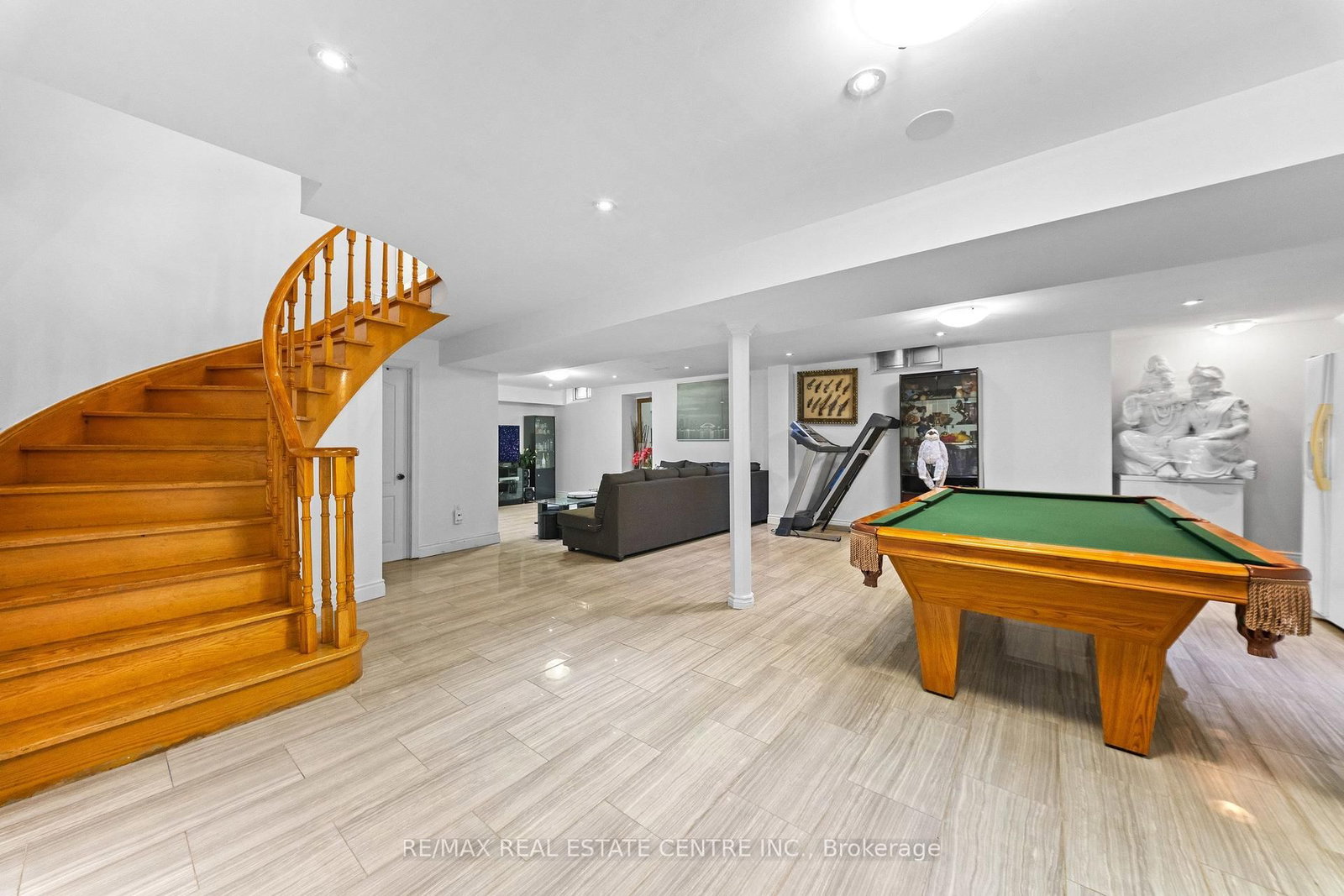 2 Hollyburn Court • Vaughan, ON photo 32