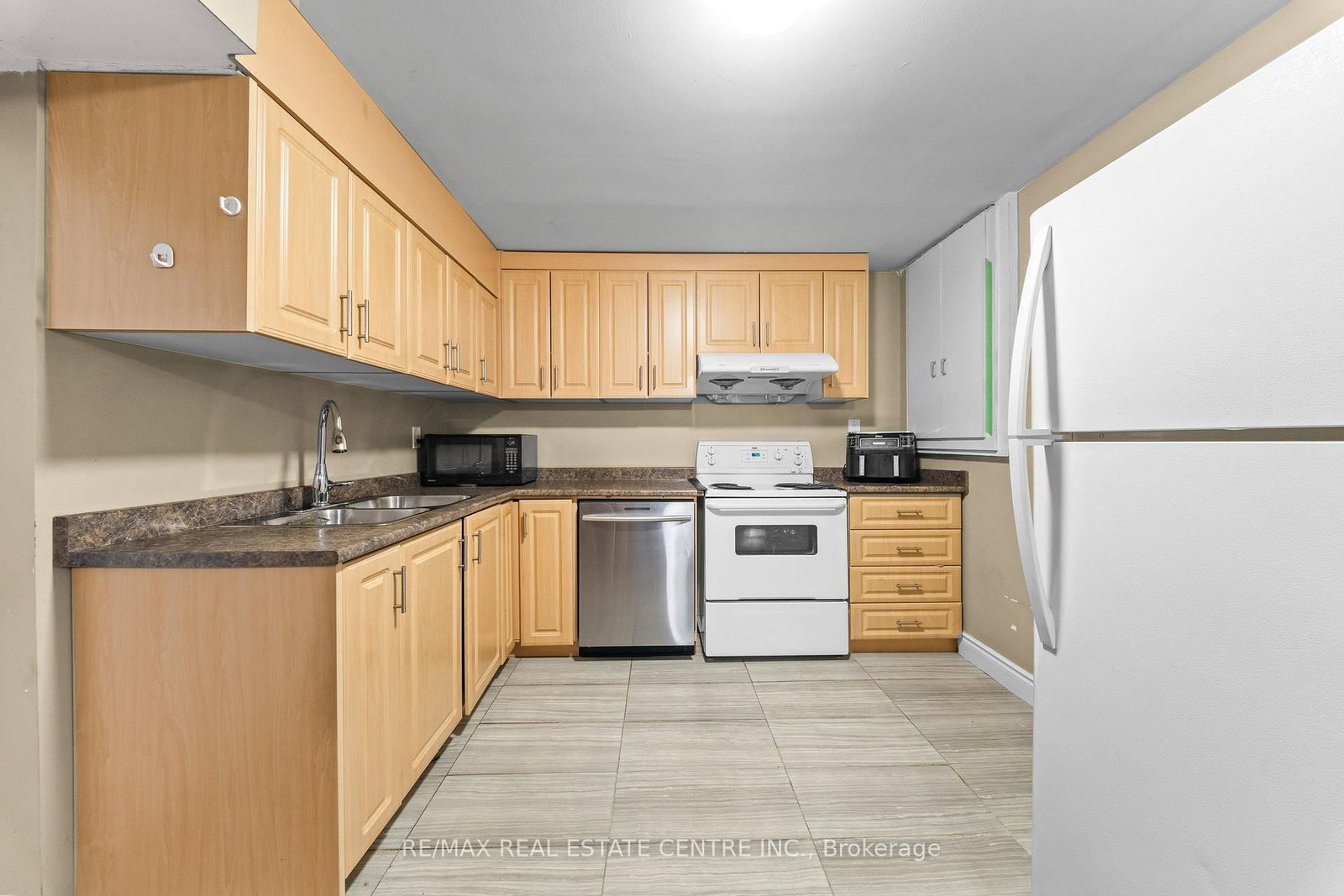 2 Hollyburn Court • Vaughan, ON photo 35