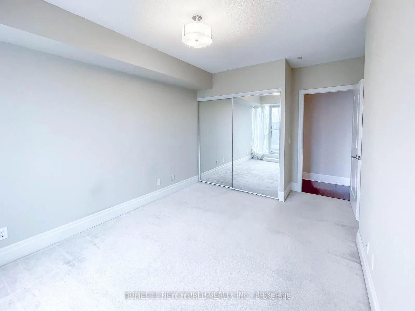 21 Upper Duke Crescent • #404 • Markham, ON photo 13