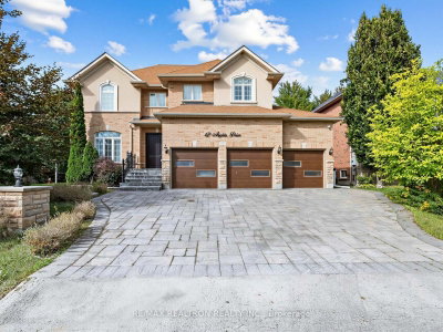 12 Anglin Drive • Richmond Hill, ON photo 2