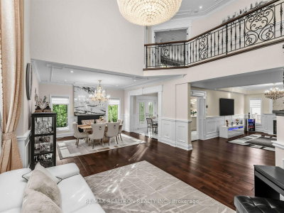 12 Anglin Drive • Richmond Hill, ON photo 8