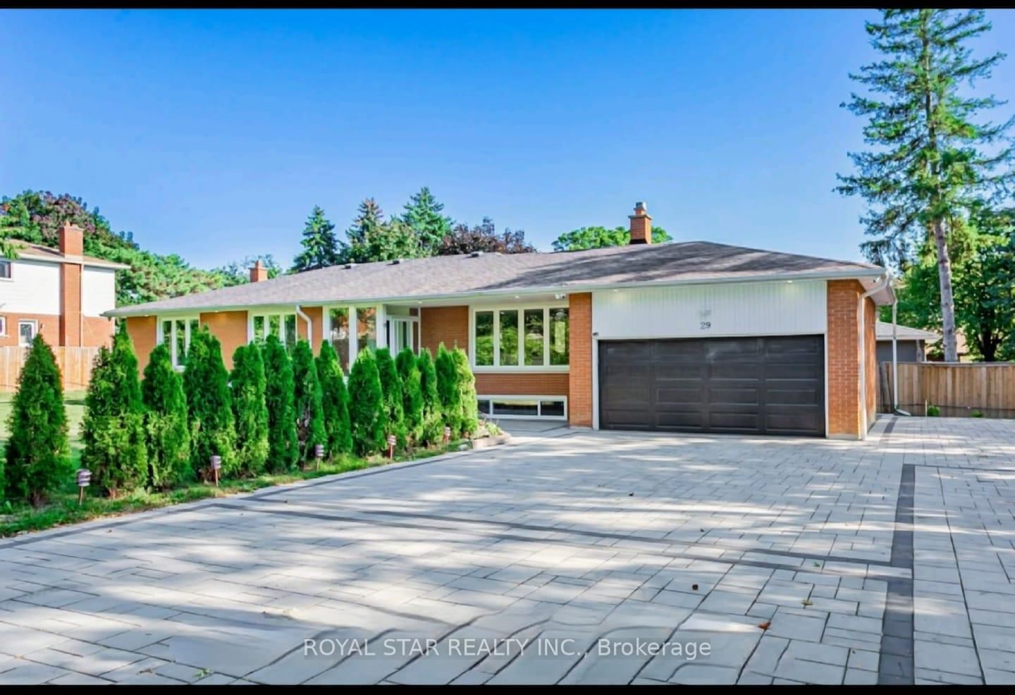 29 Westwood Lane • Richmond Hill, ON photo 1