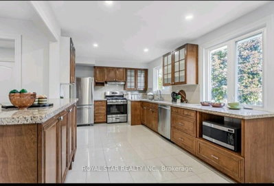 29 Westwood Lane • Richmond Hill, ON photo 5