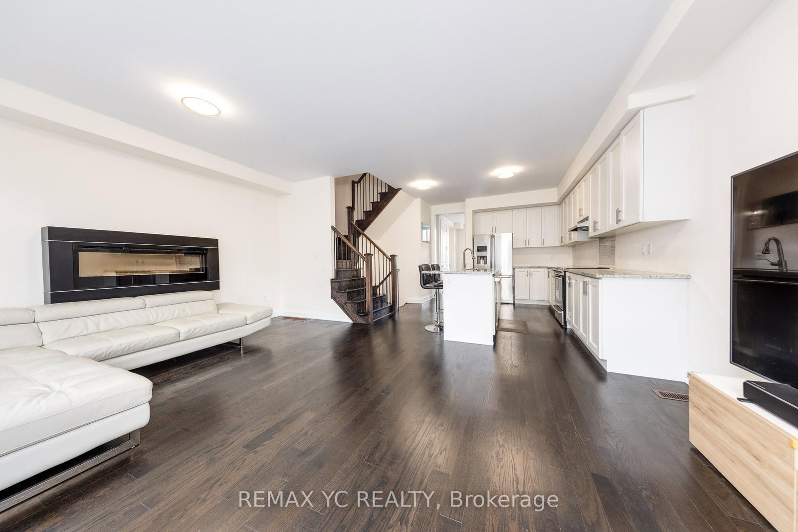 33 Duncombe Lane • Richmond Hill, ON photo 14