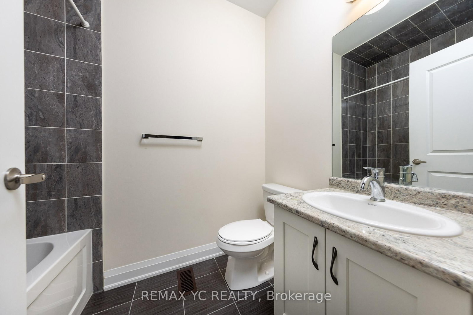 33 Duncombe Lane • Richmond Hill, ON photo 30