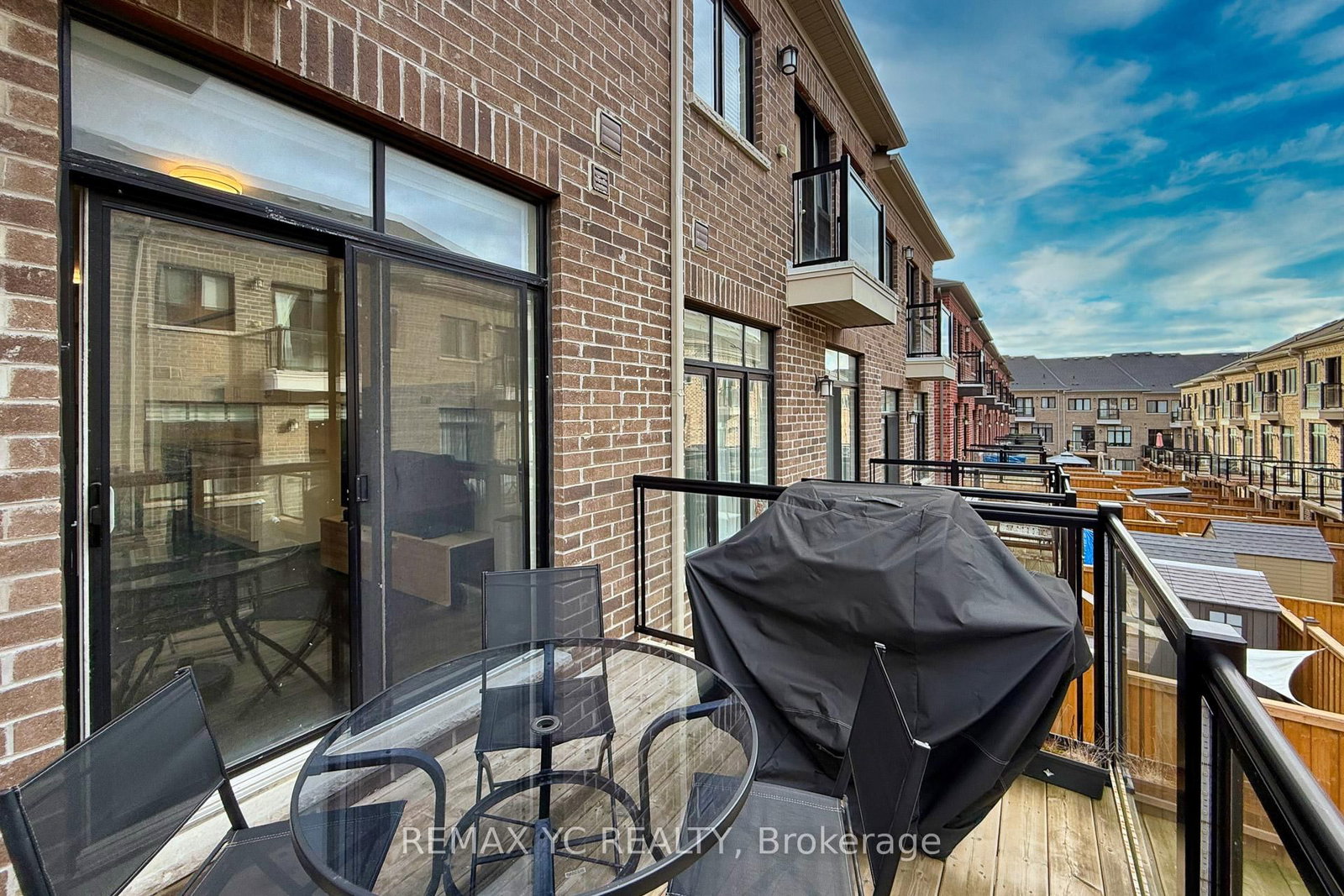 33 Duncombe Lane • Richmond Hill, ON photo 39