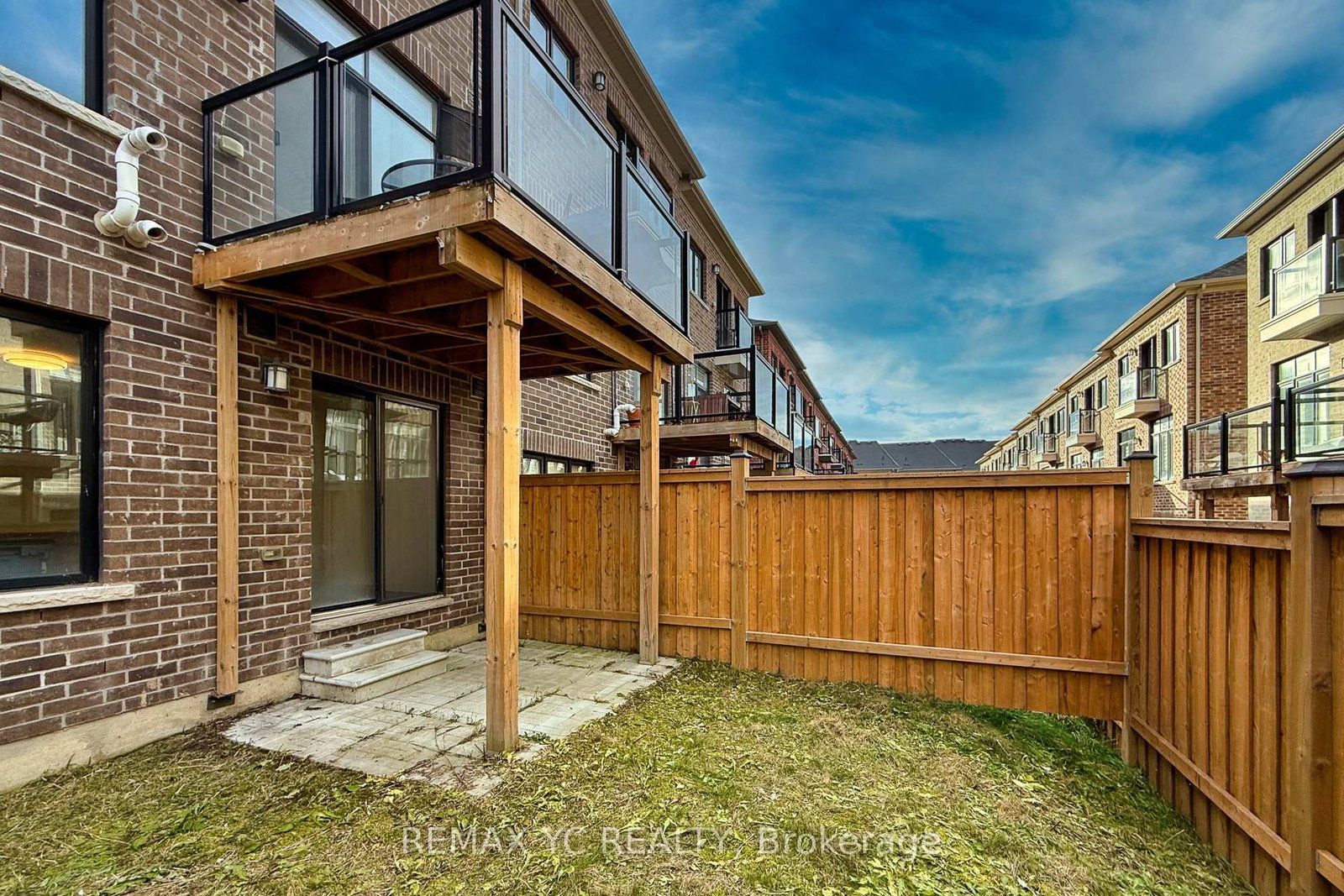 33 Duncombe Lane • Richmond Hill, ON photo 48