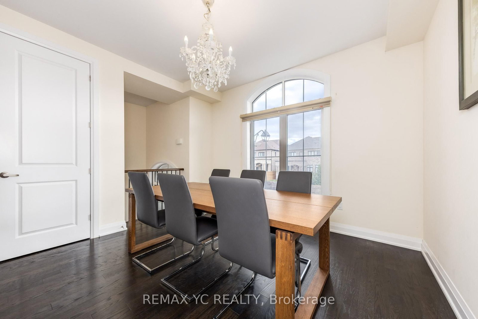 33 Duncombe Lane • Richmond Hill, ON photo 6