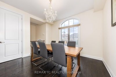 33 Duncombe Lane • Richmond Hill, ON photo 6