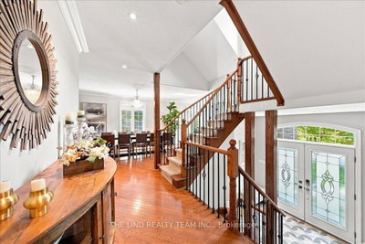 109 Willis Drive • Aurora, ON photo 5