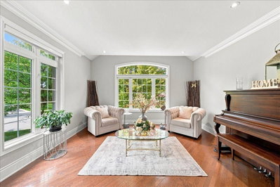 109 Willis Drive • Aurora, ON photo 7