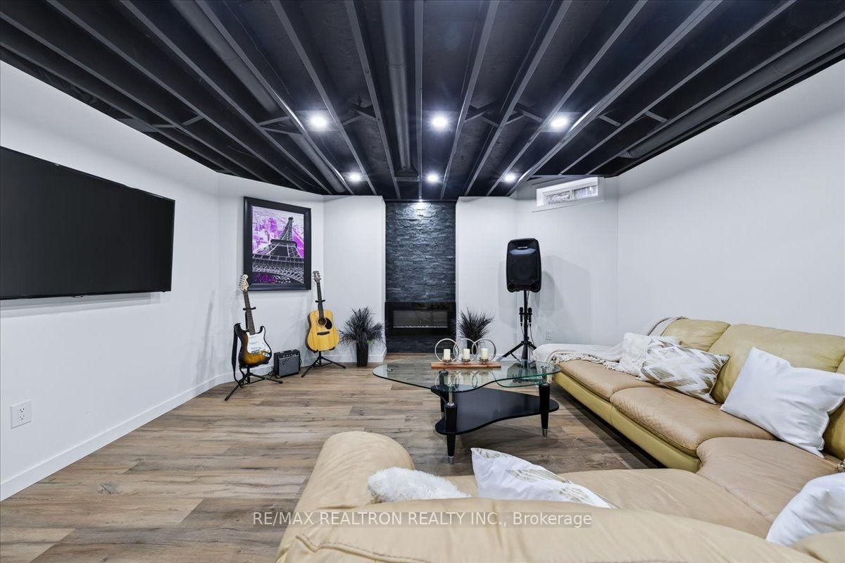 2 Bamburg Street • Georgina, ON photo 43