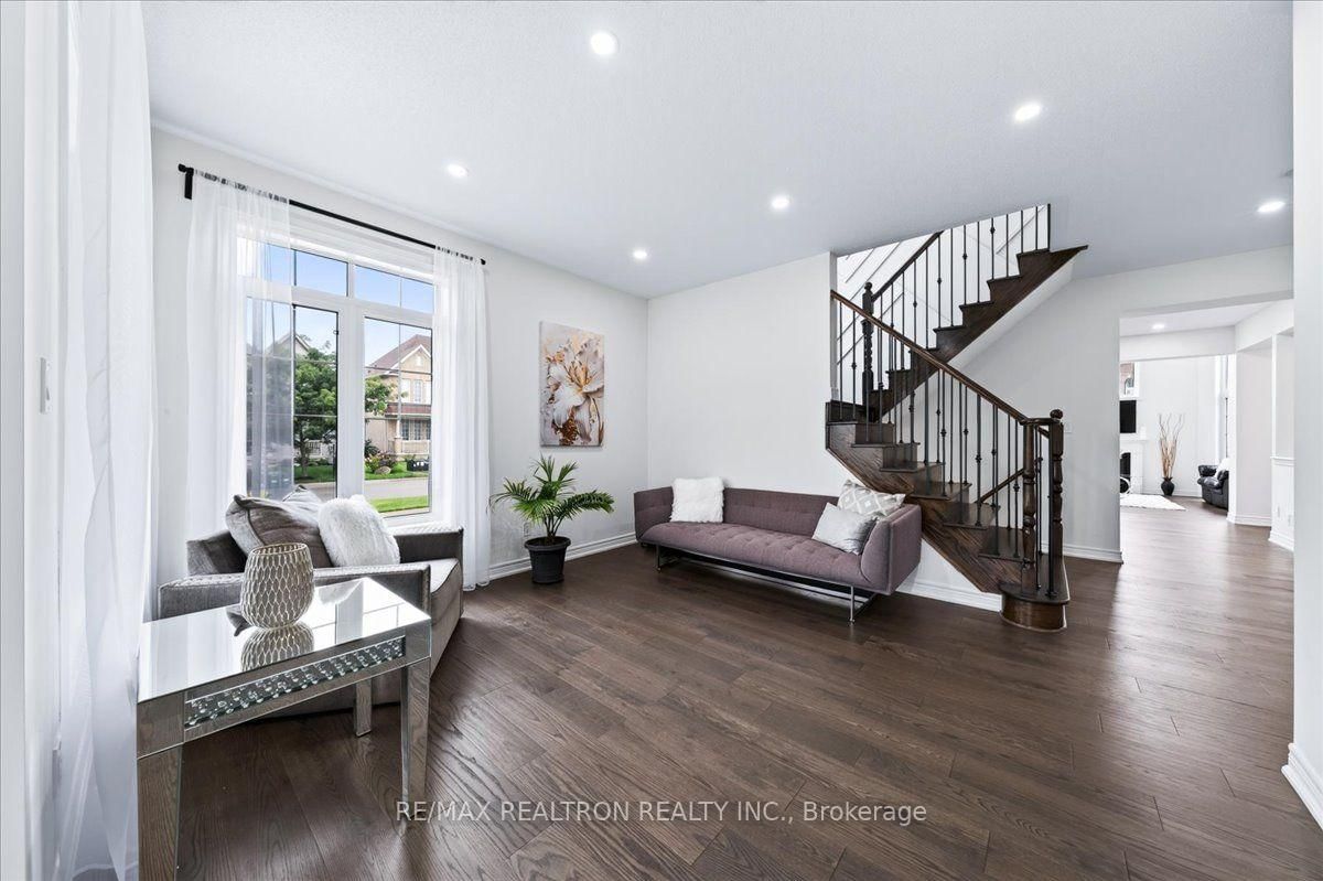 2 Bamburg Street • Georgina, ON photo 6