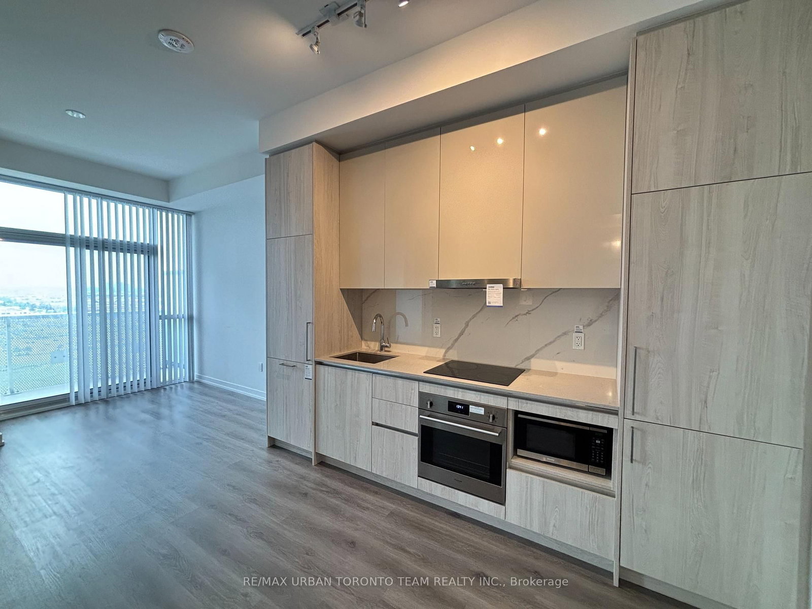 1610-225 Commerce St St, Vaughan, view 3