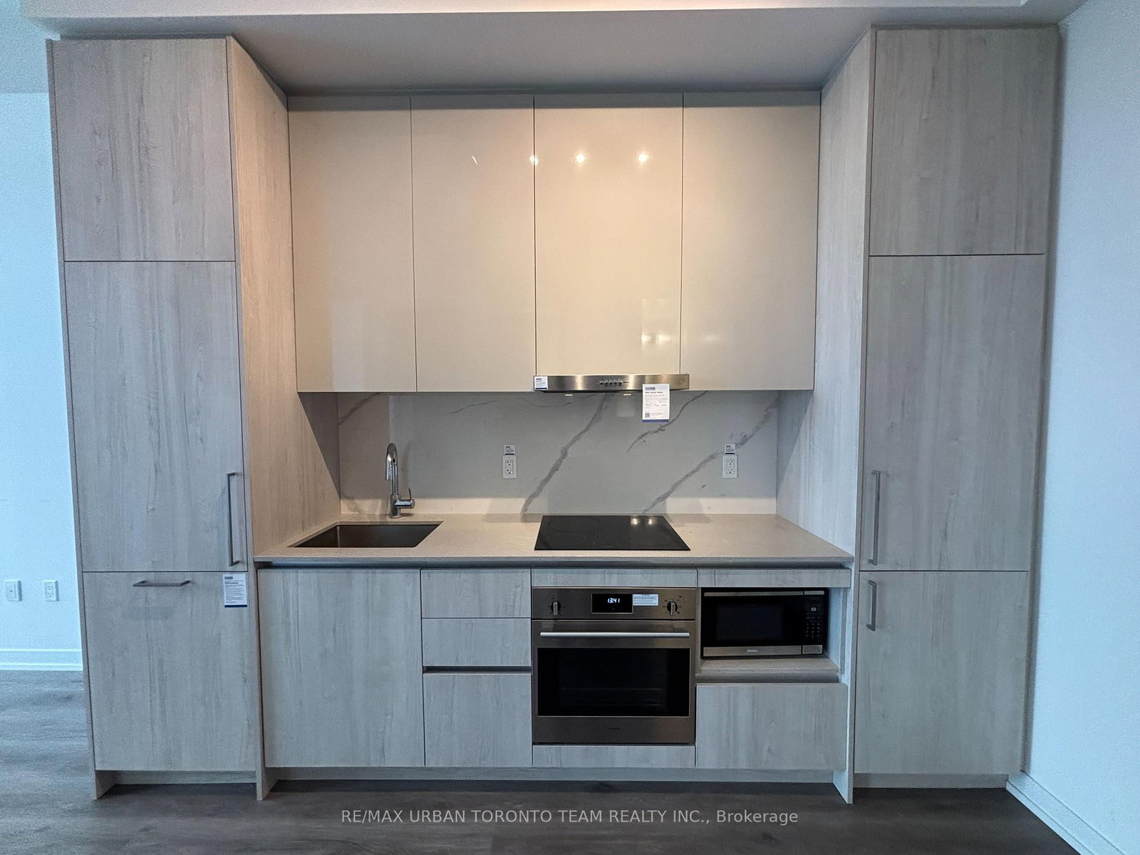 1610-225 Commerce St St, Vaughan, view 4