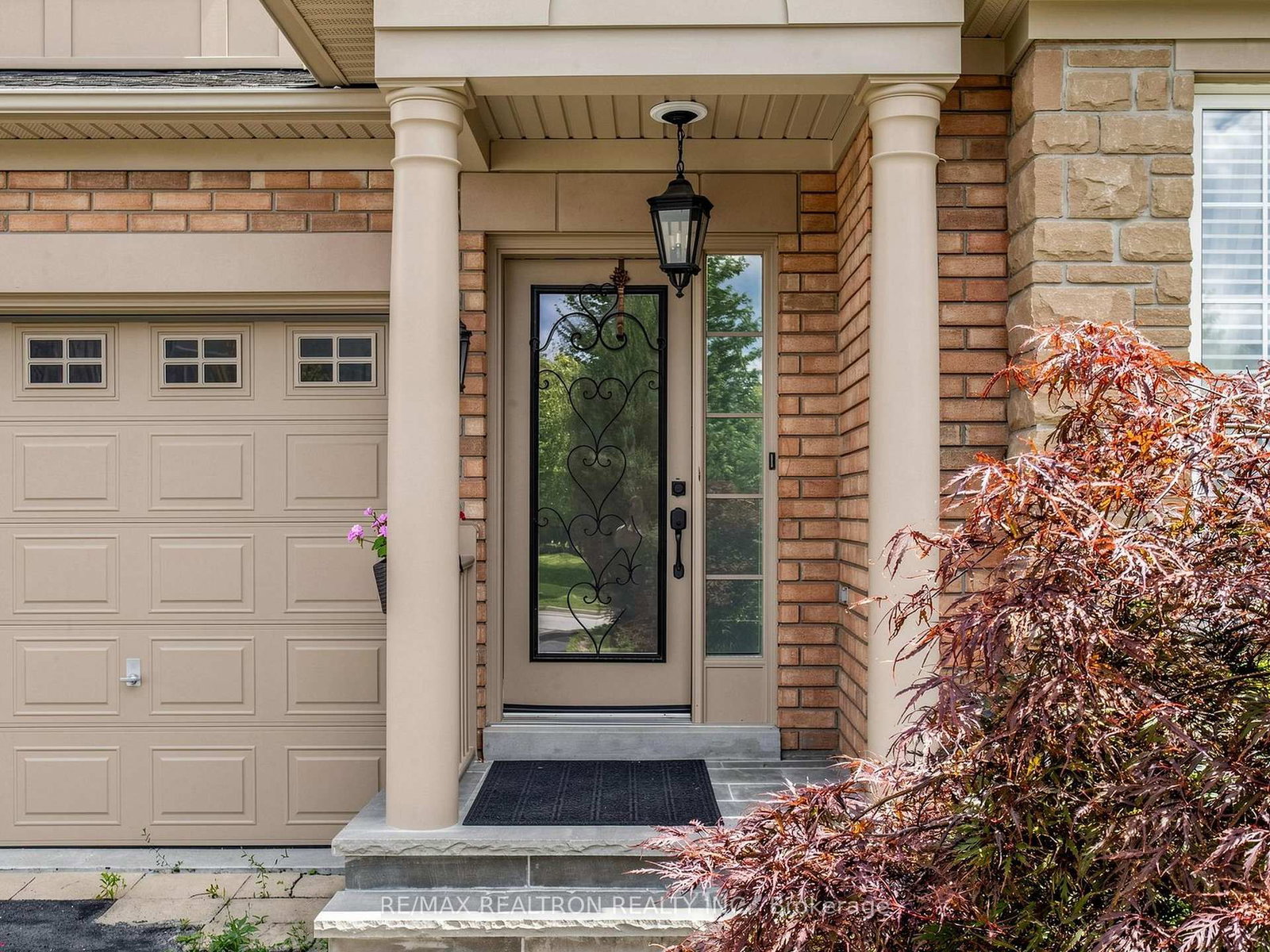 3 Lisa Brown Court • Richmond Hill, ON photo 4
