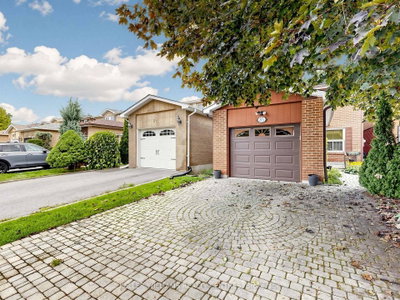 85 Lund Street • Richmond Hill, ON photo 3