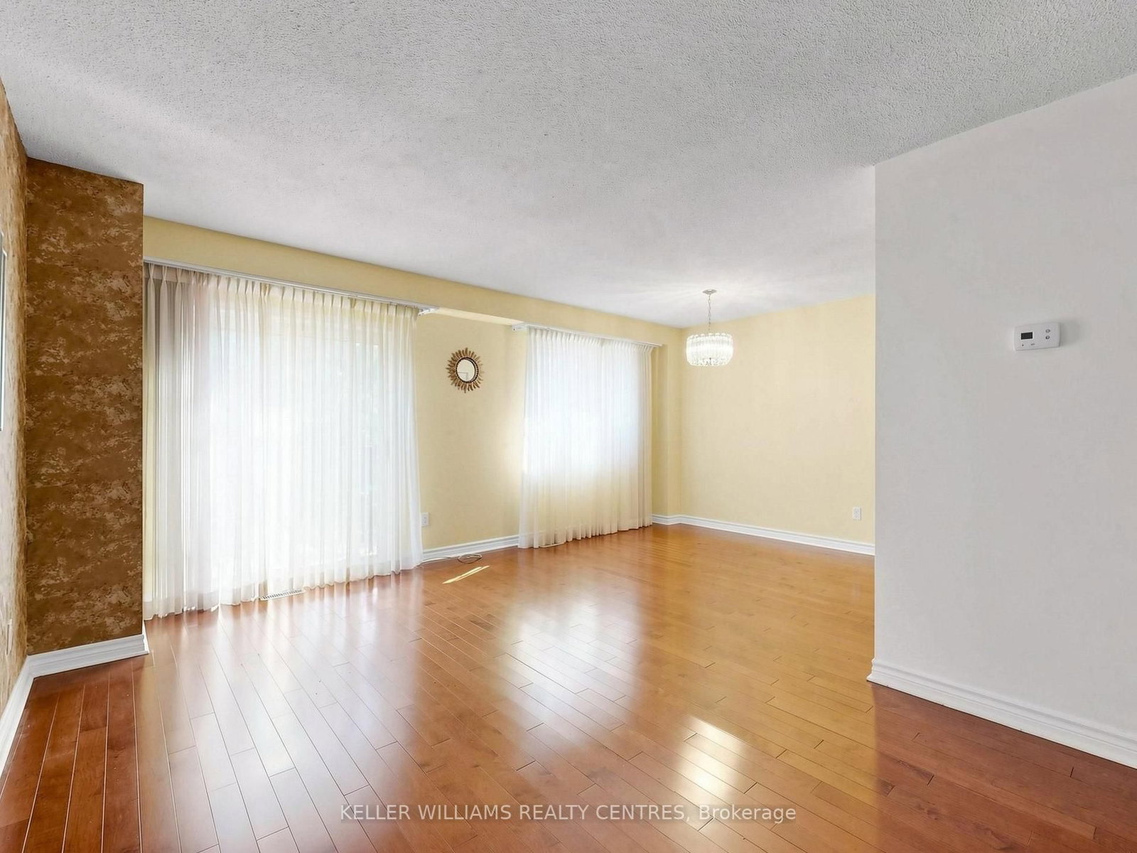 85 Lund Street • Richmond Hill, ON photo 5