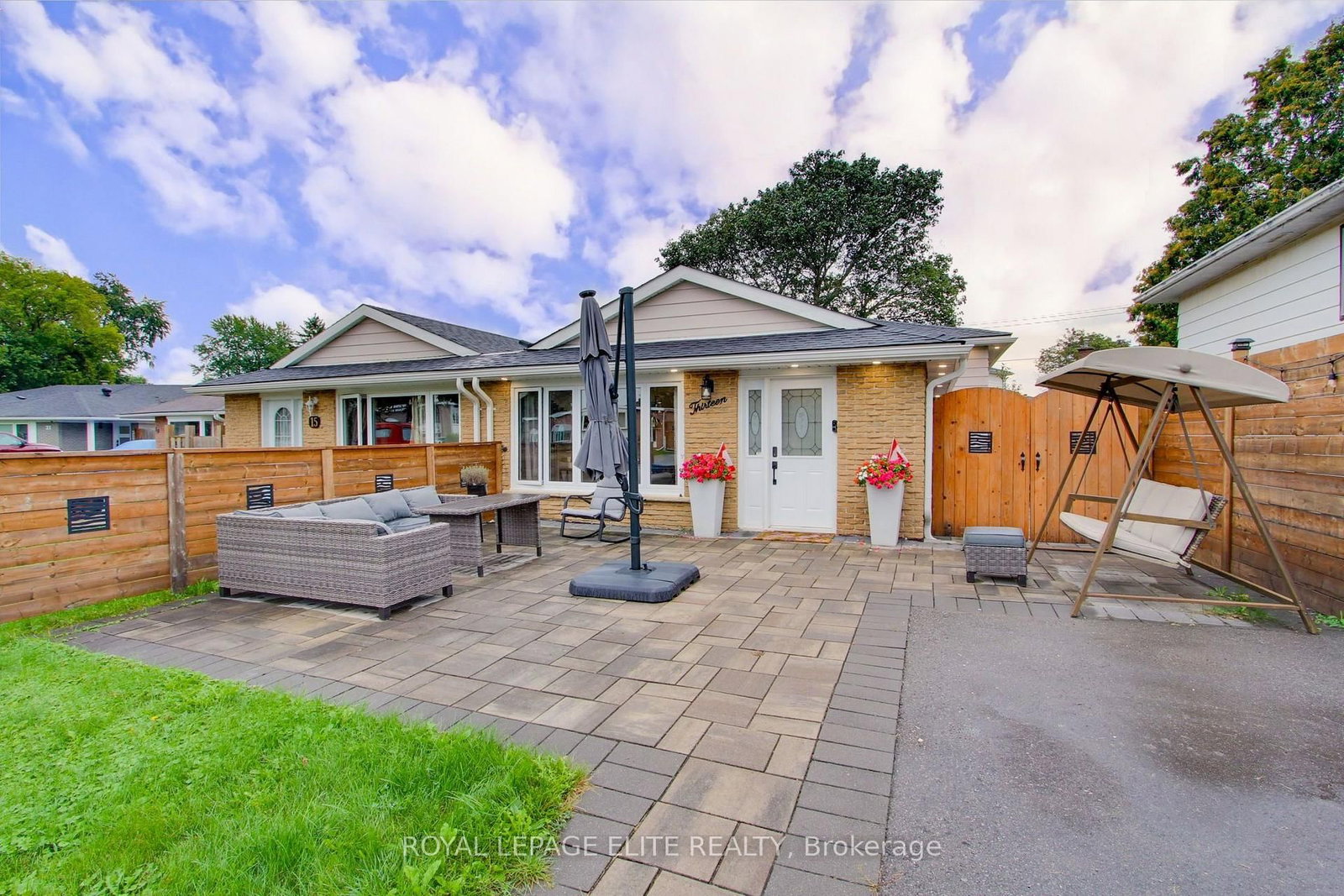 13 Alphonsus Court • New Tecumseth, ON photo 1