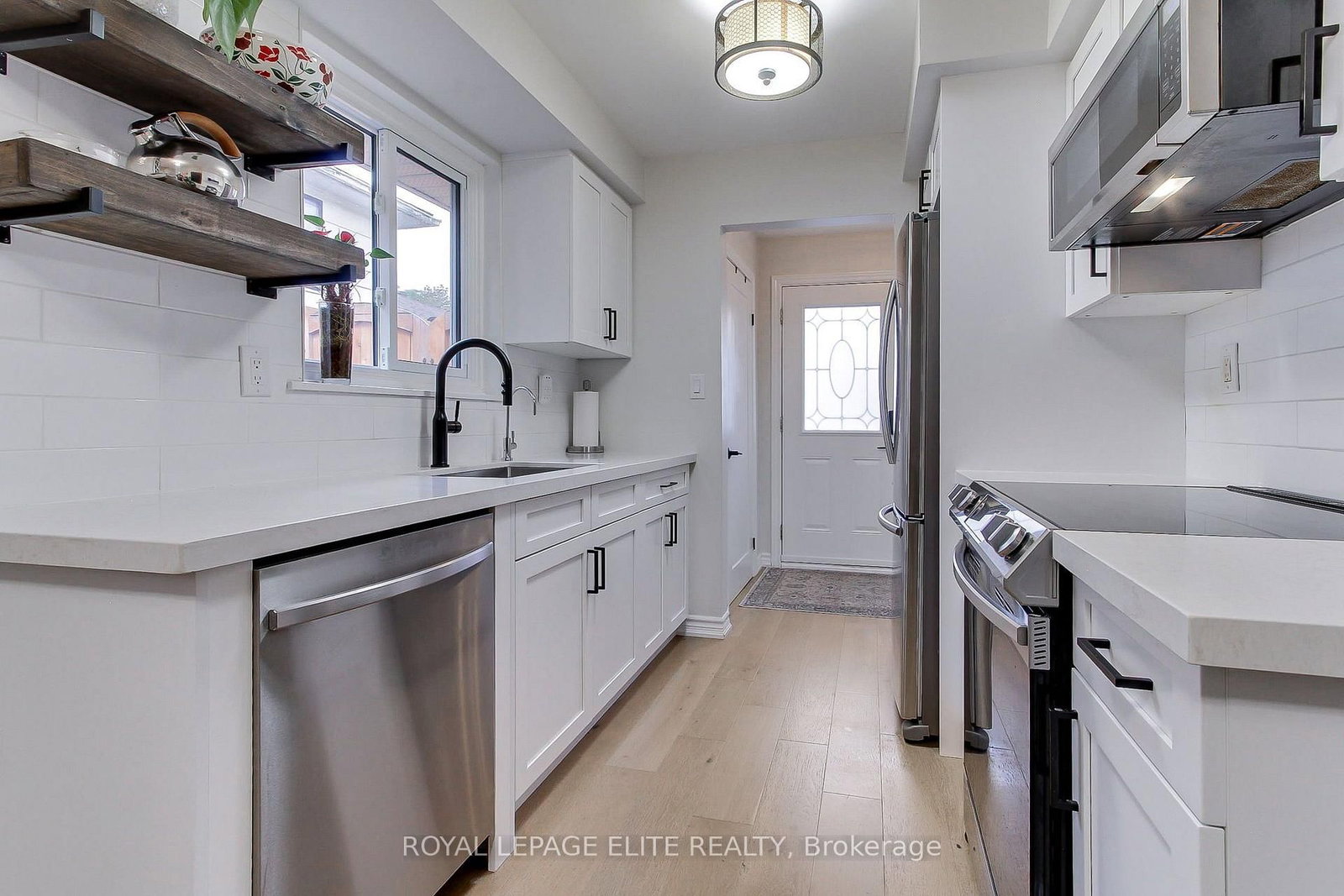 13 Alphonsus Court • New Tecumseth, ON photo 13
