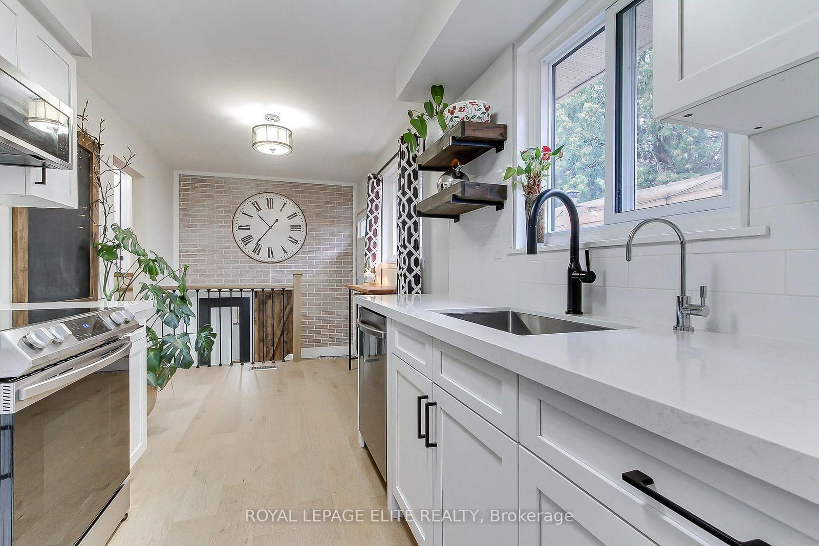 13 Alphonsus Court • New Tecumseth, ON photo 16