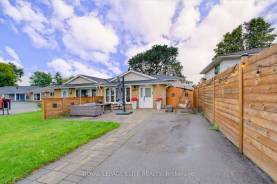 13 Alphonsus Court • New Tecumseth, ON photo 2