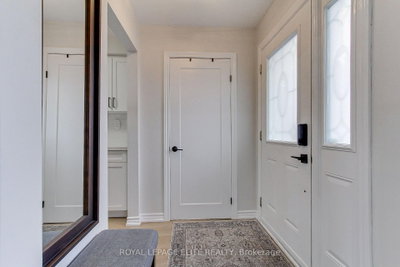 13 Alphonsus Court • New Tecumseth, ON photo 4