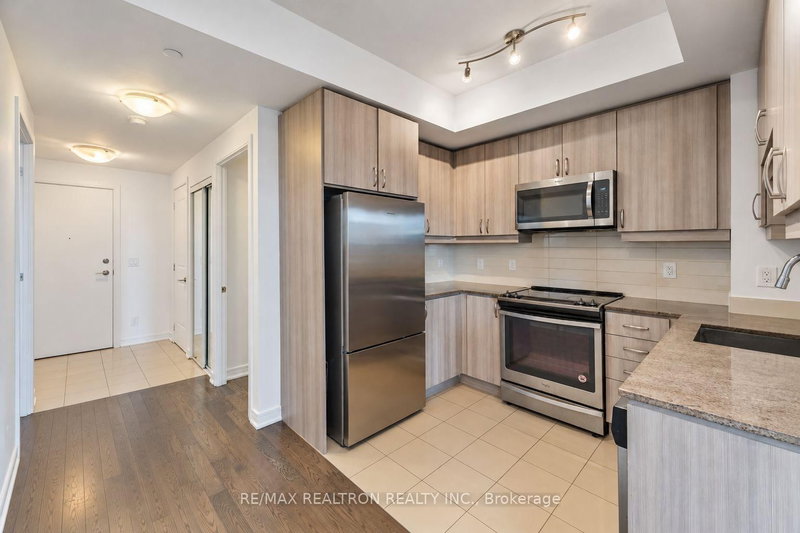 501 - 9205 Yonge Street