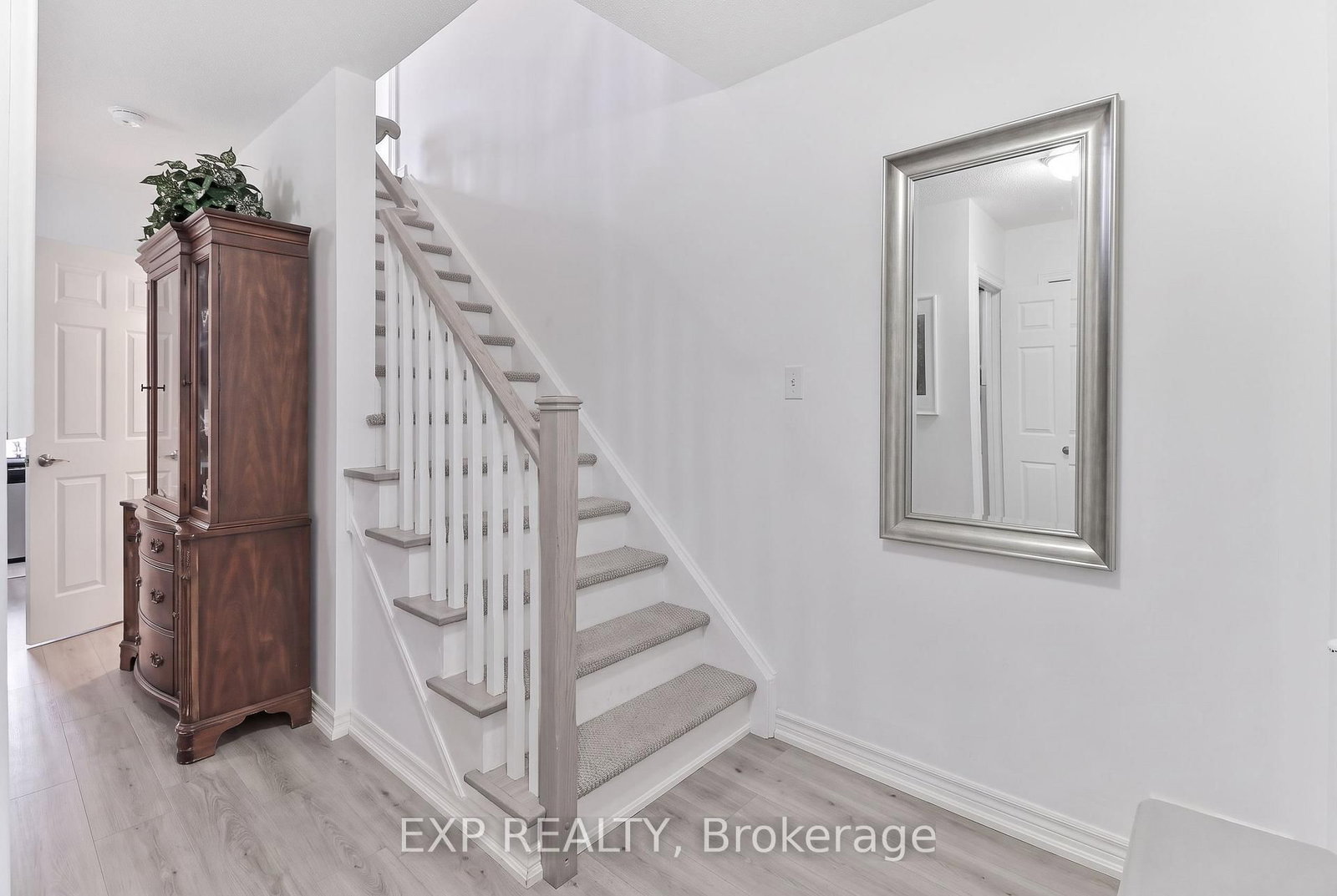 199 Shephard Avenue • New Tecumseth, ON photo 4