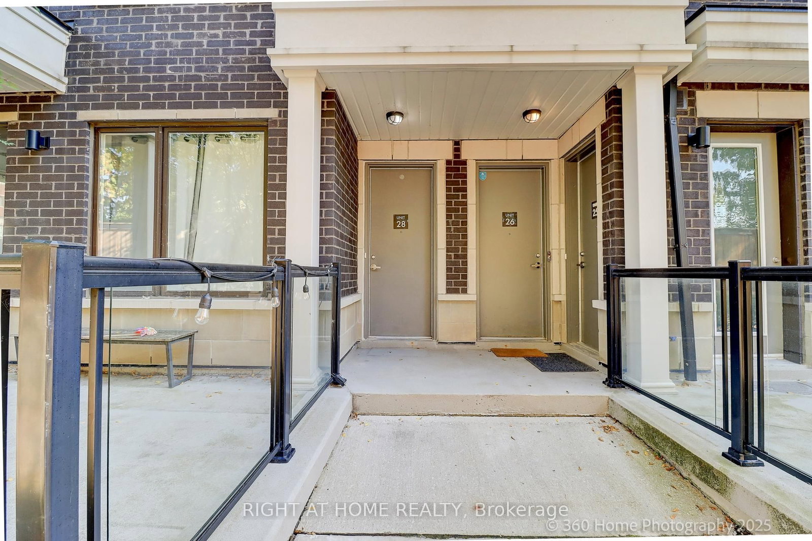 200 Alex Gardner Circle • #28 • Aurora, ON photo 2