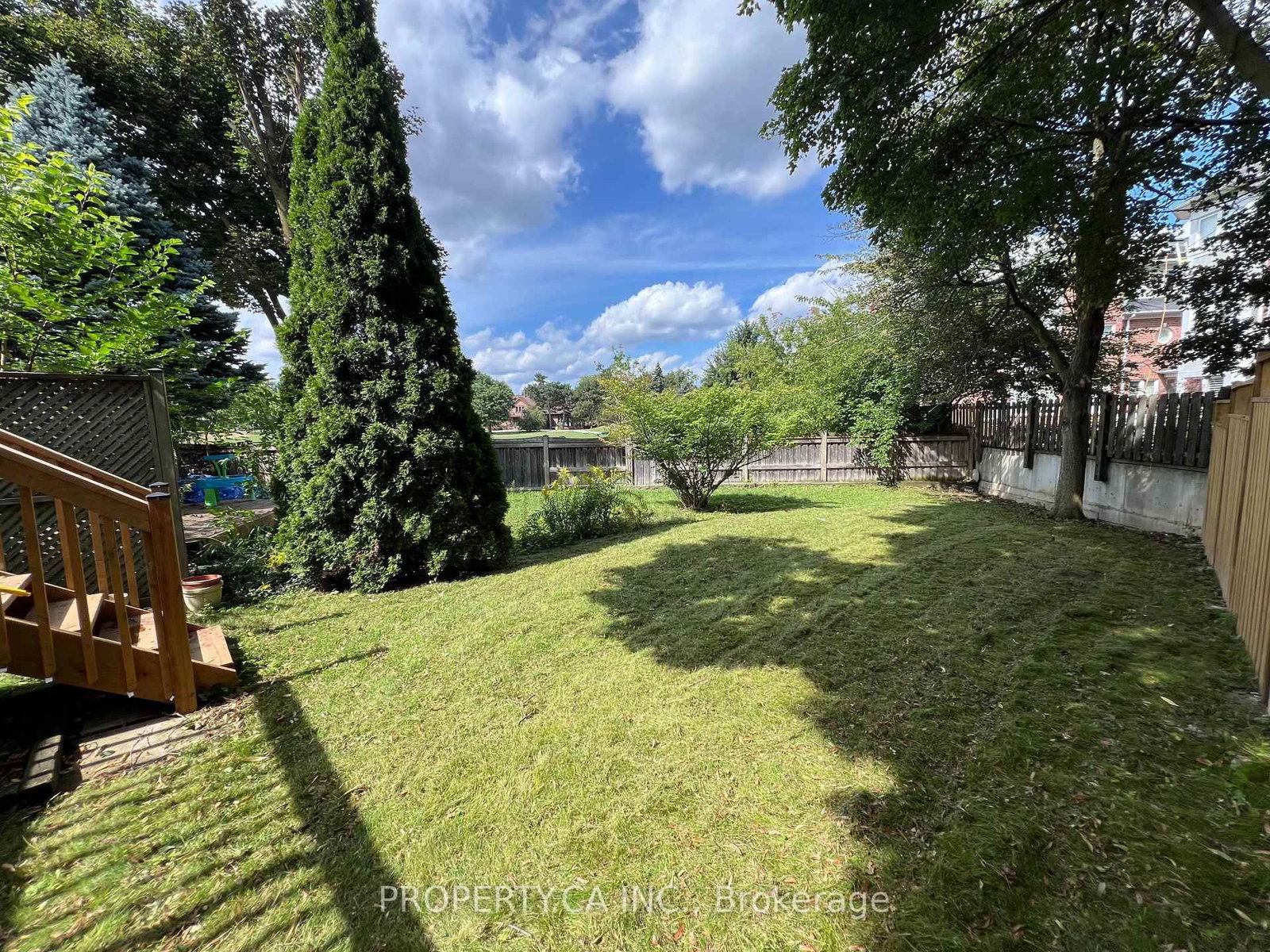 32 Brownstone Circle • Vaughan, ON photo 19
