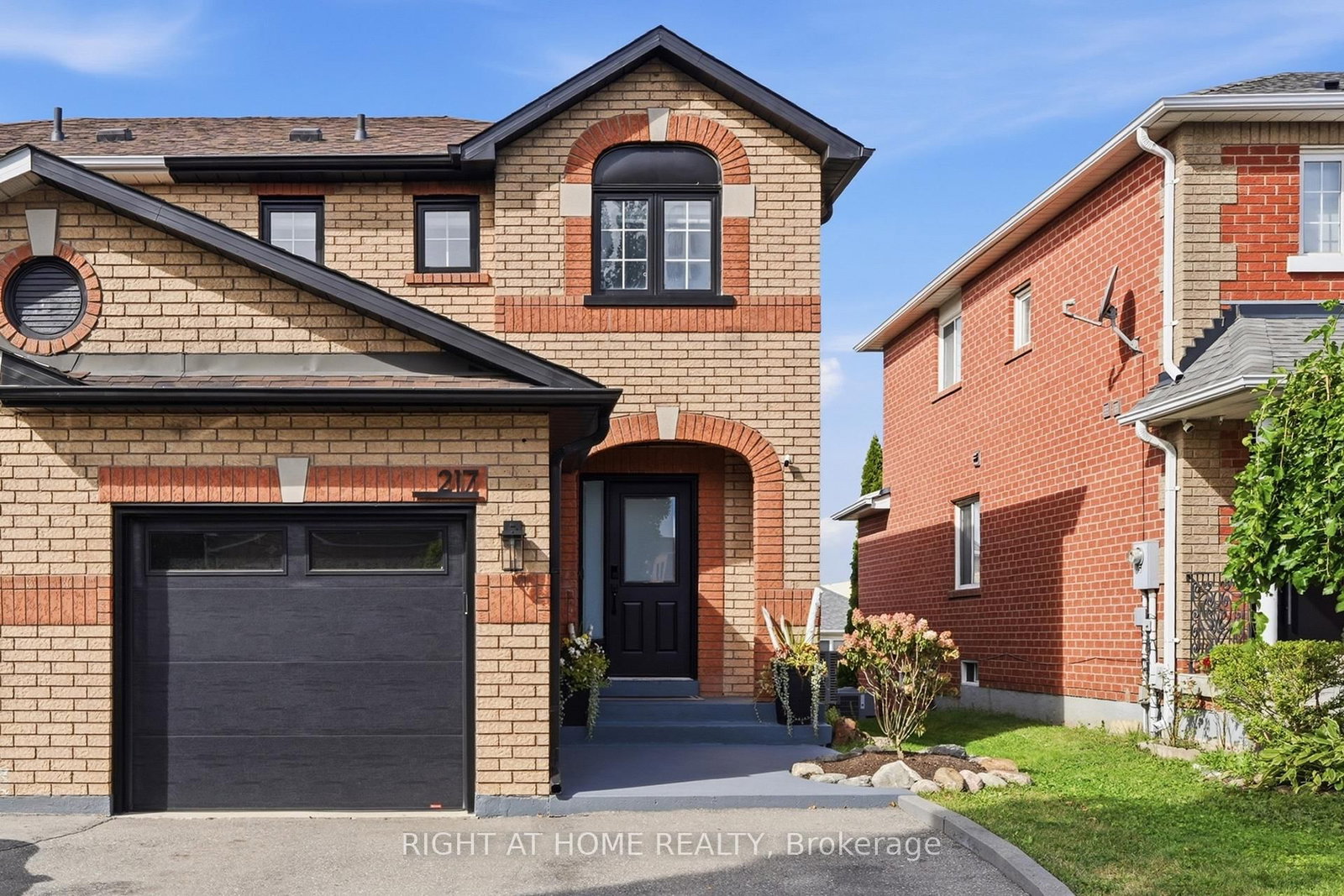 217 Rosanna Crescent • Vaughan, ON photo 1