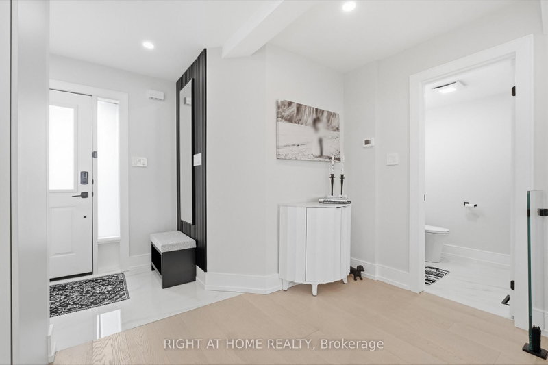 217 Rosanna Crescent