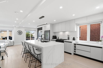 217 Rosanna Crescent • Vaughan, ON photo 6