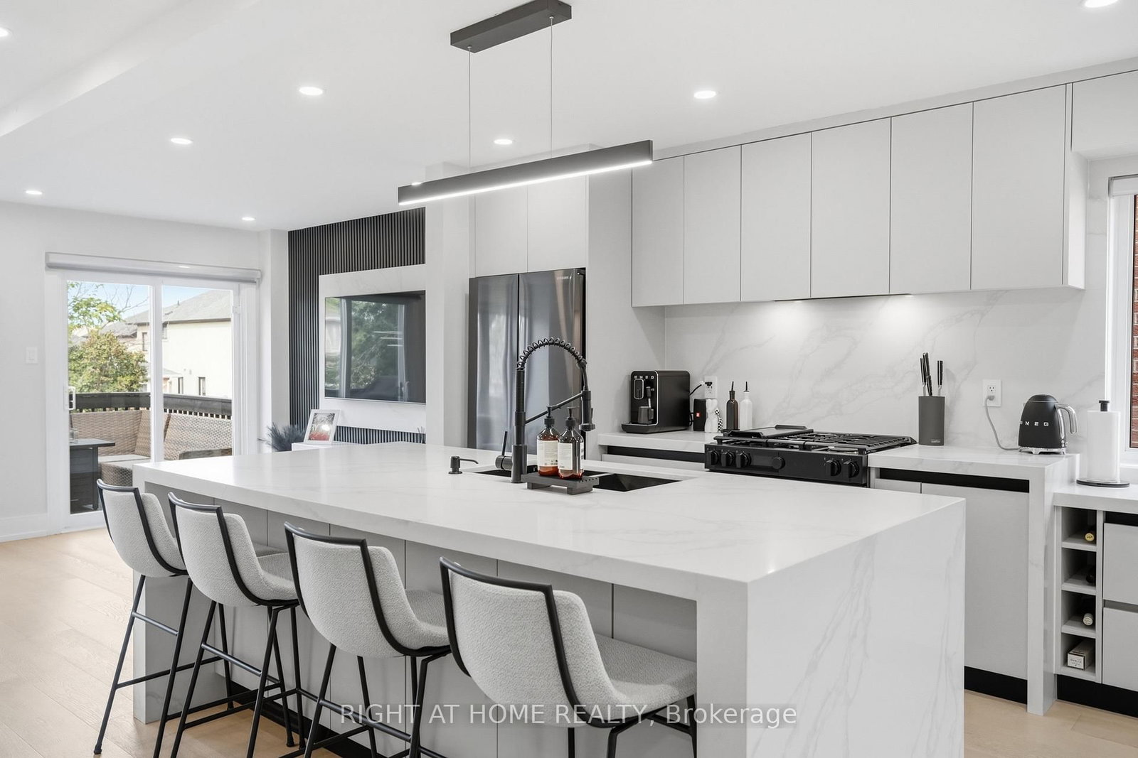 217 Rosanna Crescent • Vaughan, ON photo 8