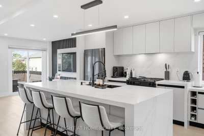 217 Rosanna Crescent • Vaughan, ON photo 8