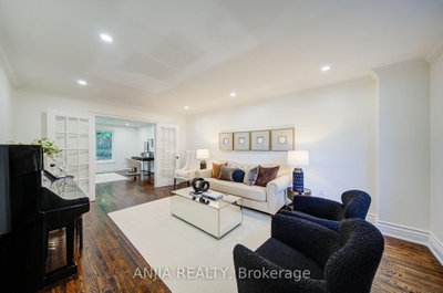 8 Calderbridge Crescent • Markham, ON photo 6