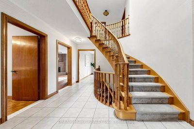 312 Valeria Boulevard • Vaughan, ON photo 4