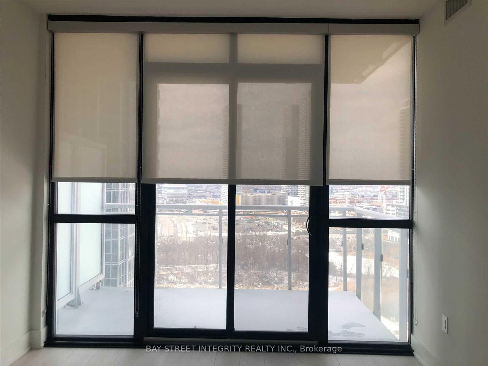 1606-2908 Highway 7 Rd, Vaughan, view 2