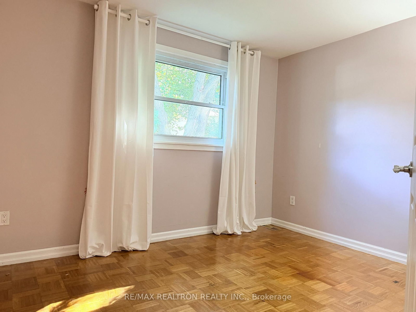 383 Sandford Street • Newmarket, ON photo 21