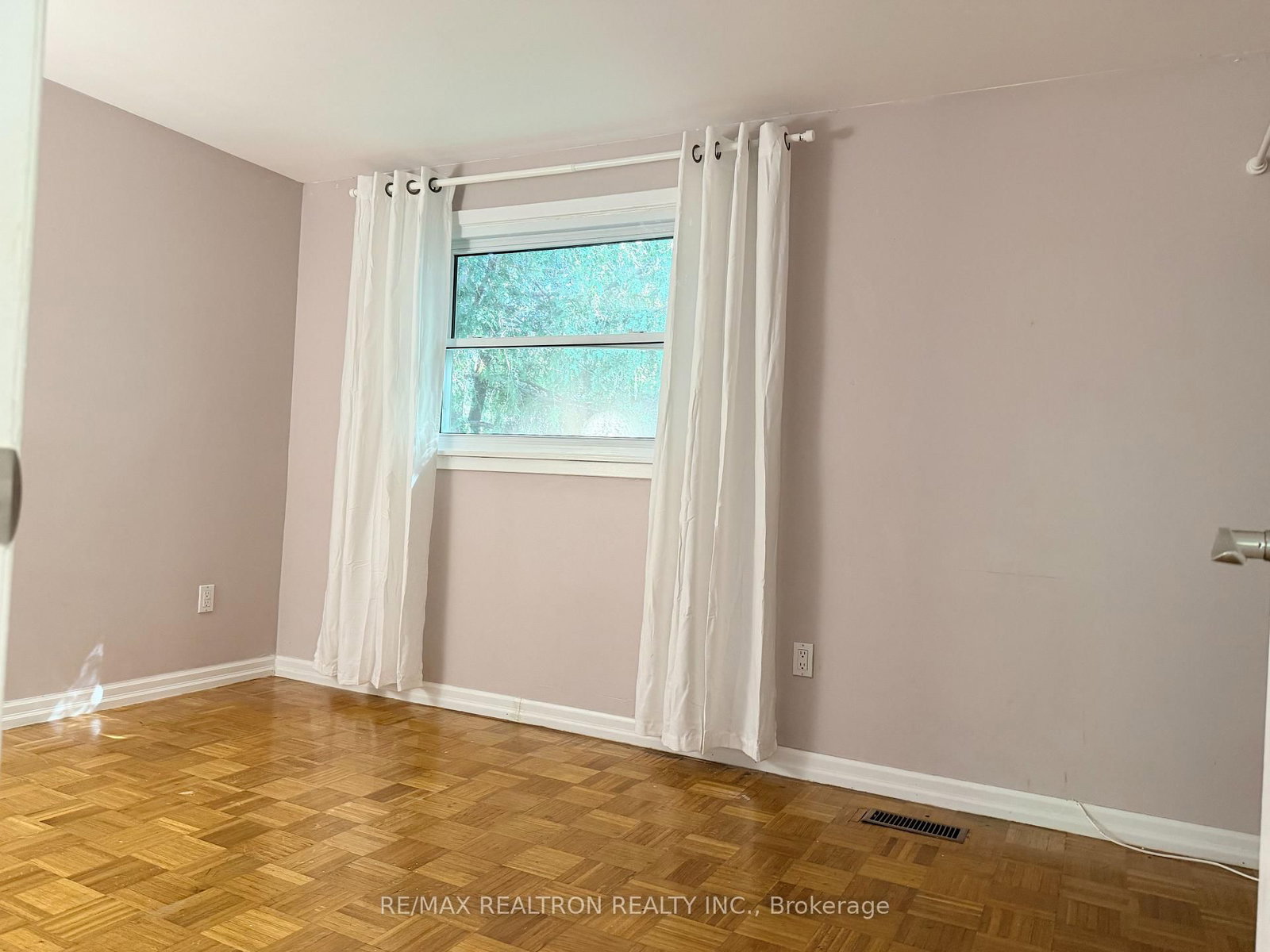383 Sandford Street • Newmarket, ON photo 23