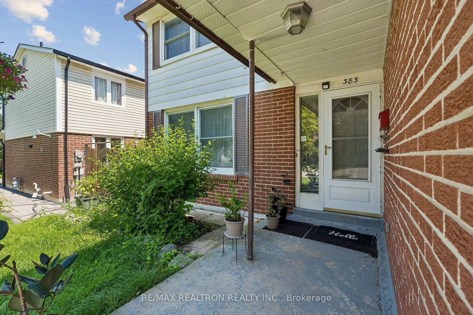 383 Sandford Street • Newmarket, ON photo 3