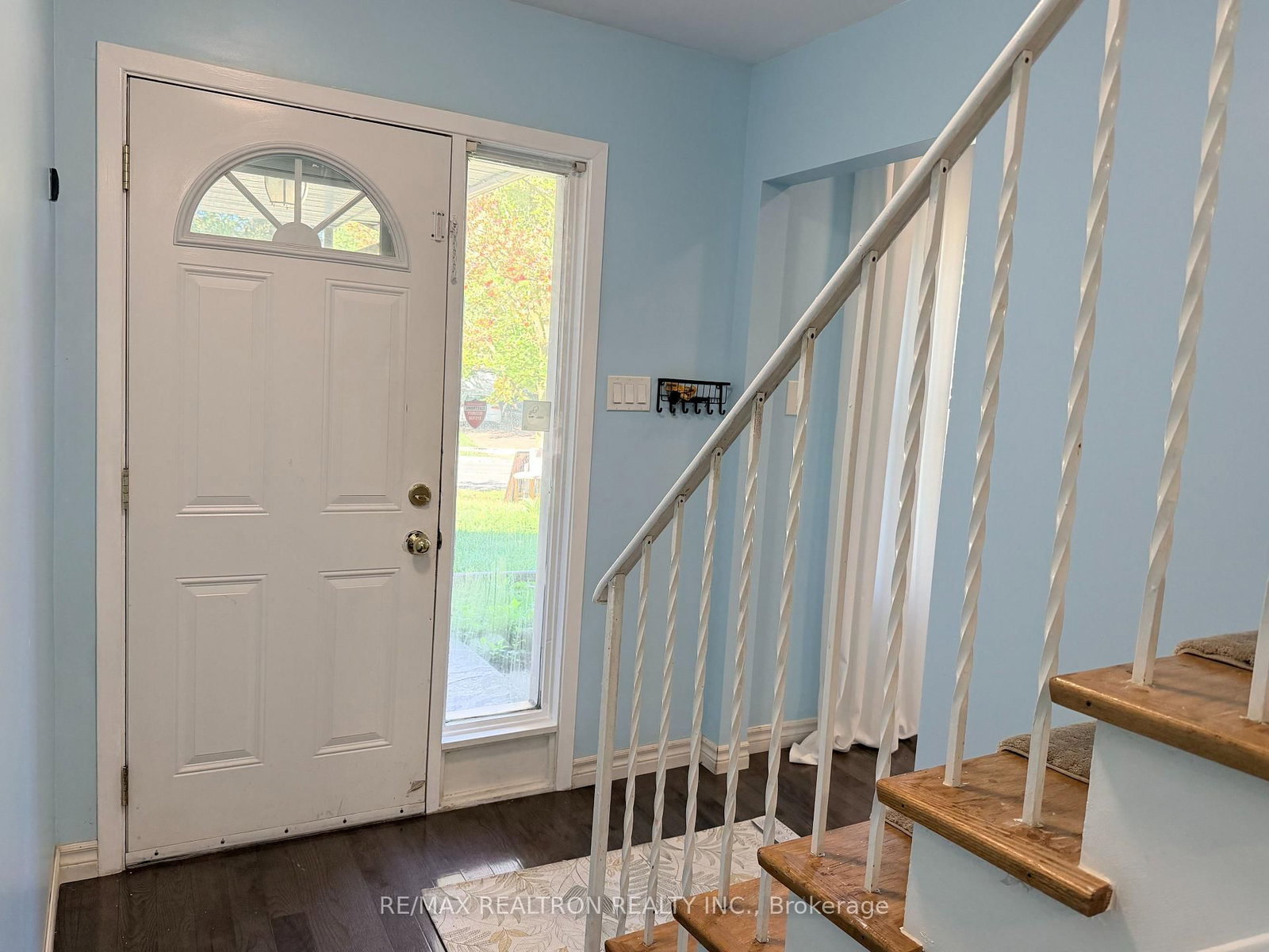383 Sandford Street • Newmarket, ON photo 6
