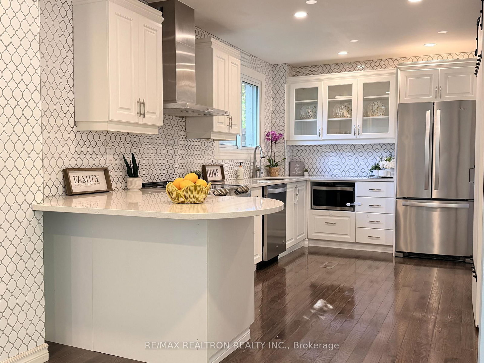383 Sandford Street • Newmarket, ON photo 7