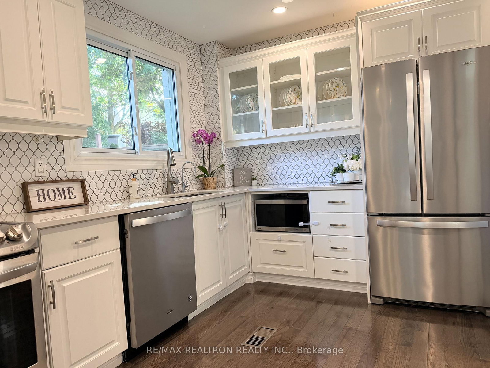 383 Sandford Street • Newmarket, ON photo 9
