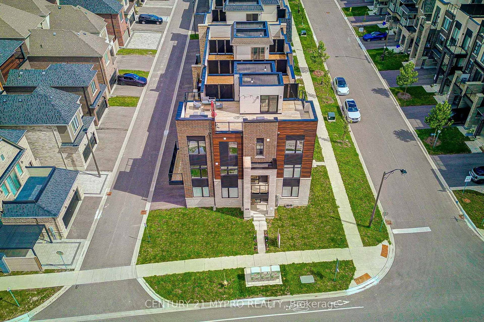107 William Shearn Crescent • Markham, ON photo 6