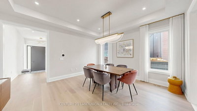 51 Meteorite Street • Richmond Hill, ON photo 2